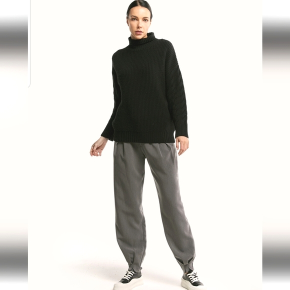 NWT Oversized Cashmere Turtleneck Sweater (Black) - Gentle Herd - Picture 7 of 16